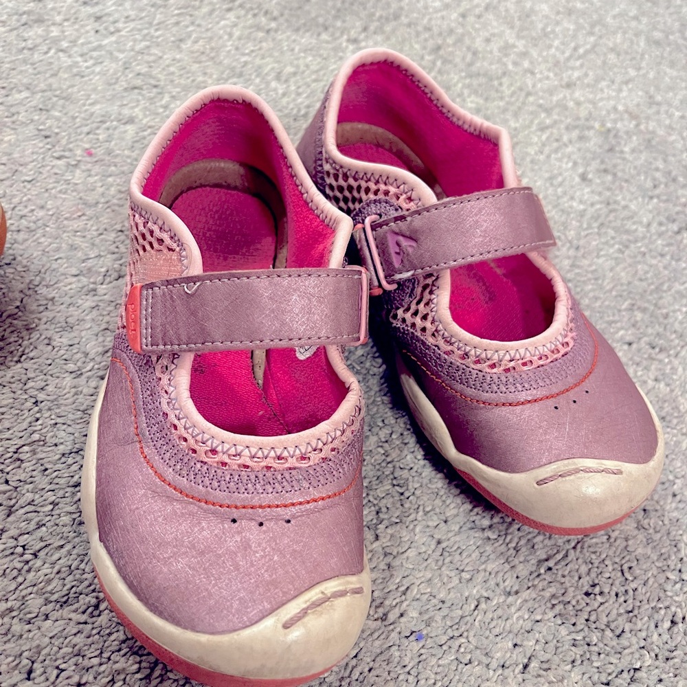 plae girls size 11